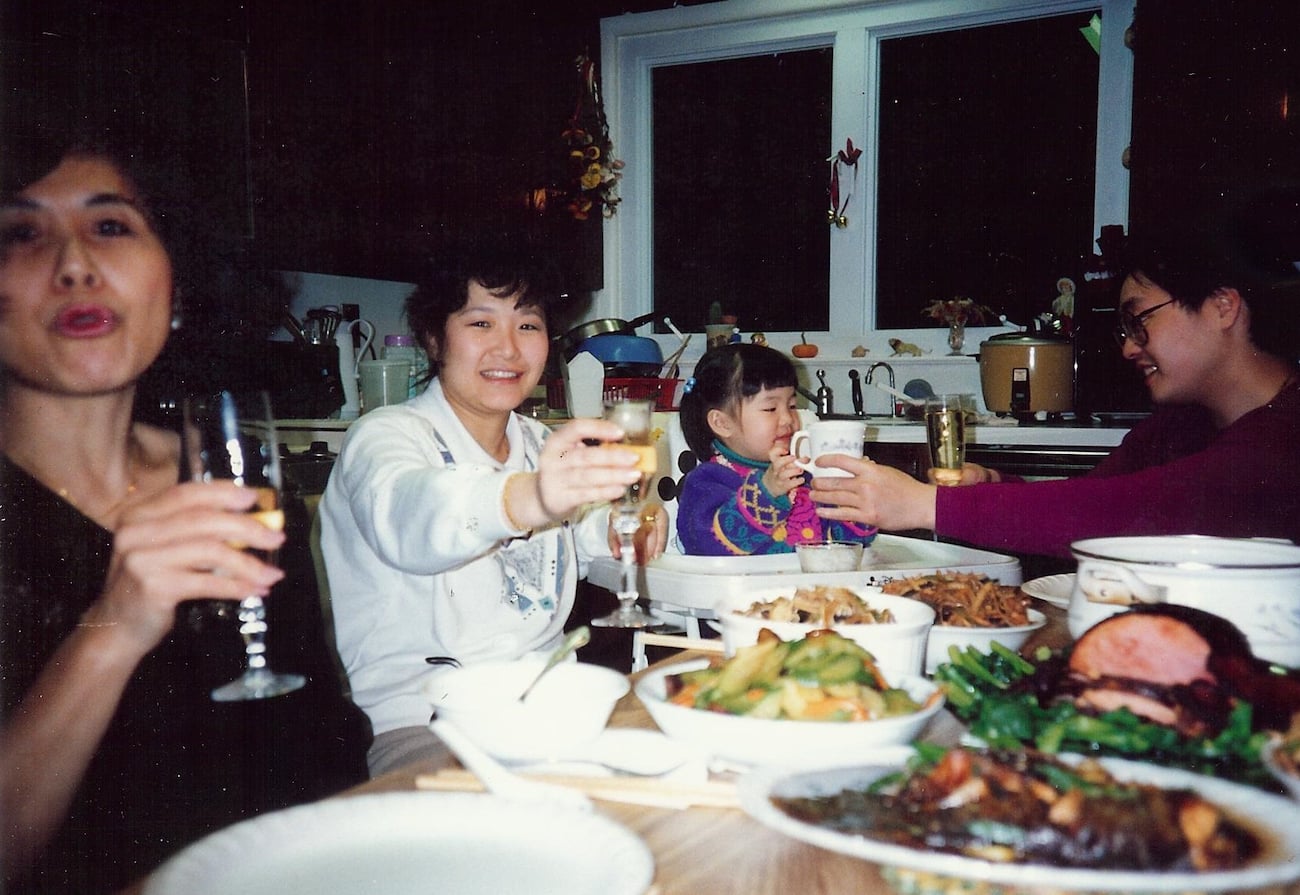 TWOL 90s family dinner