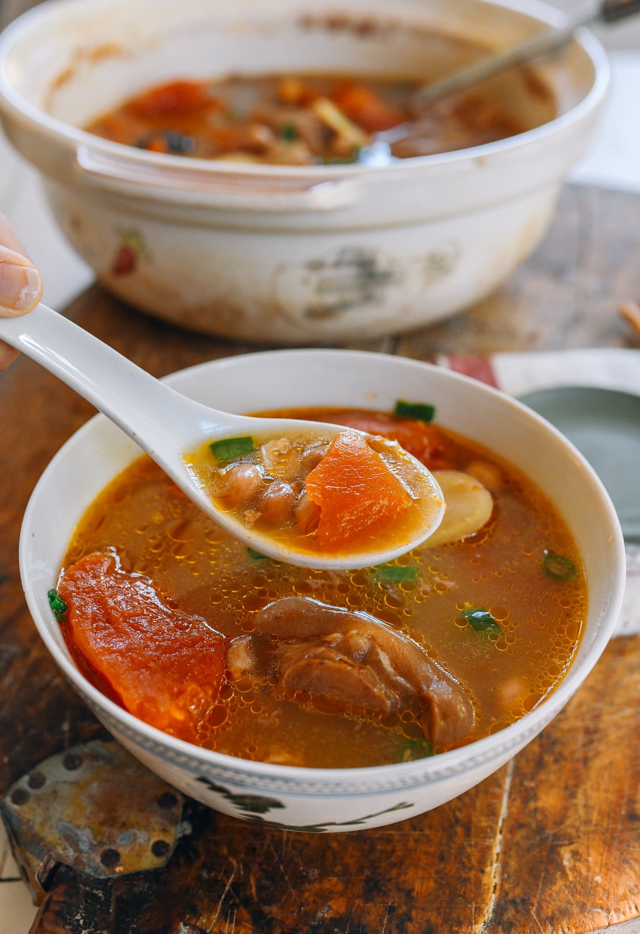 Postpartum Pig Feet Papaya Soup