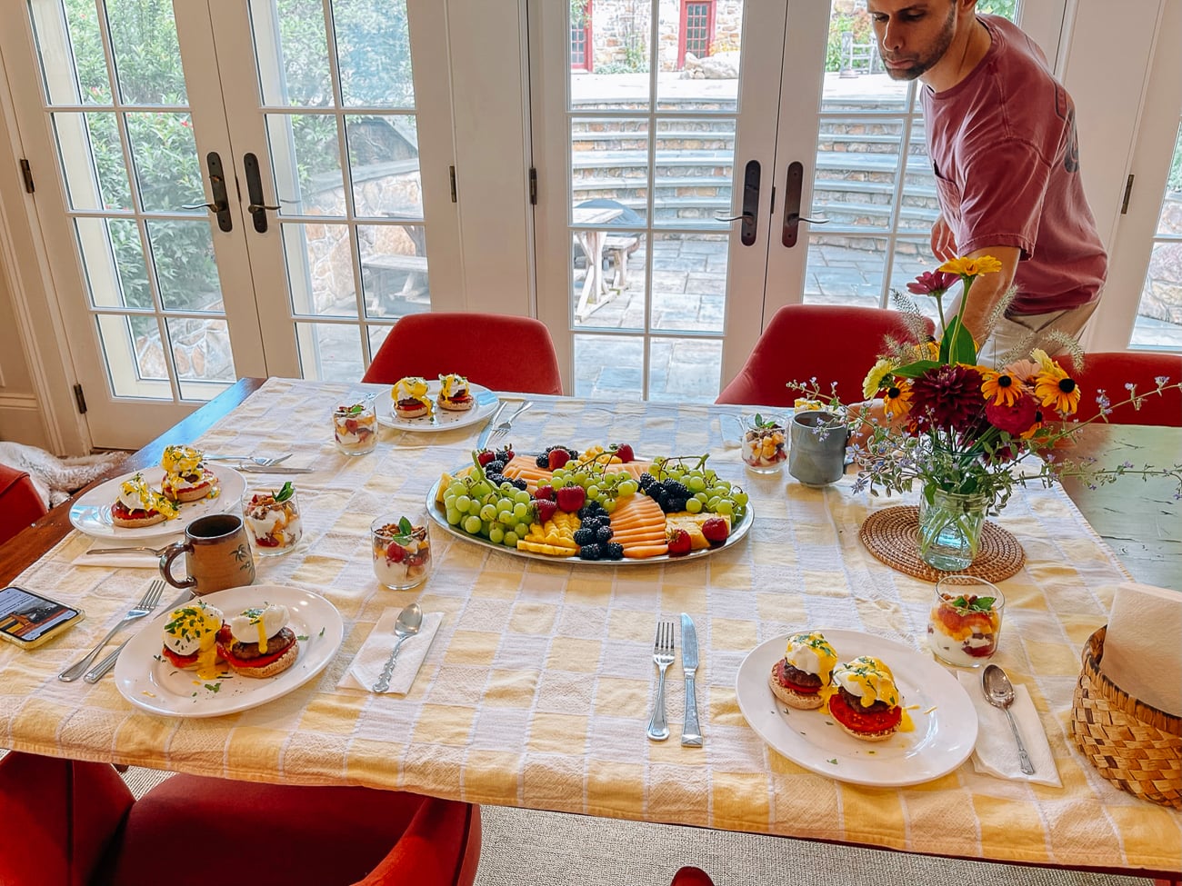 eggs benedict brunch