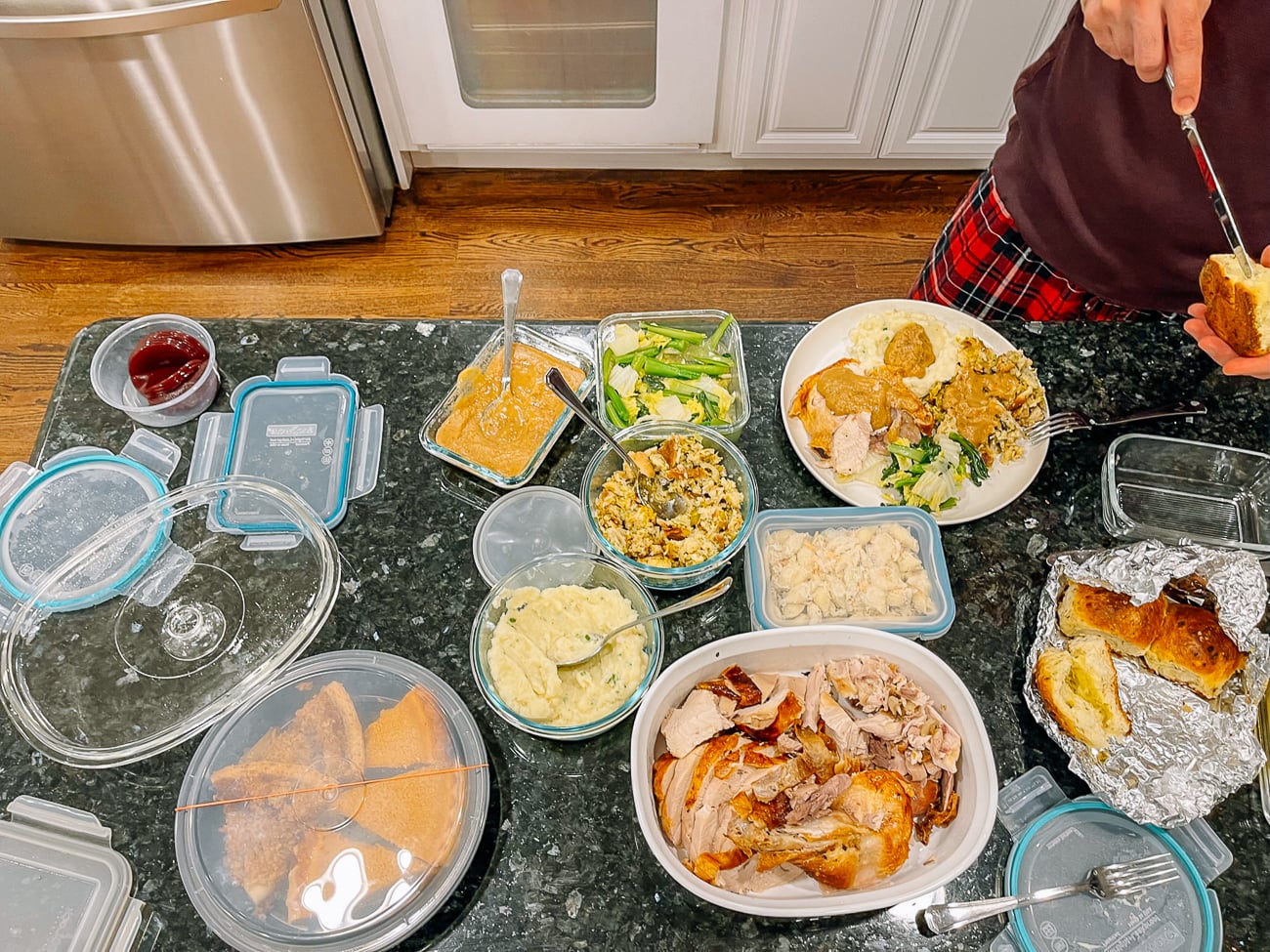 thanksgiving dinner in containers