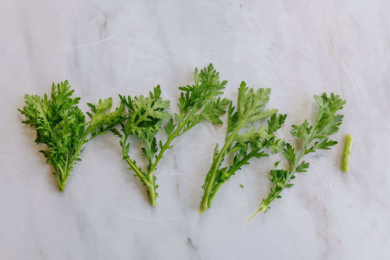 edible chrysanthemum leaves in pieces