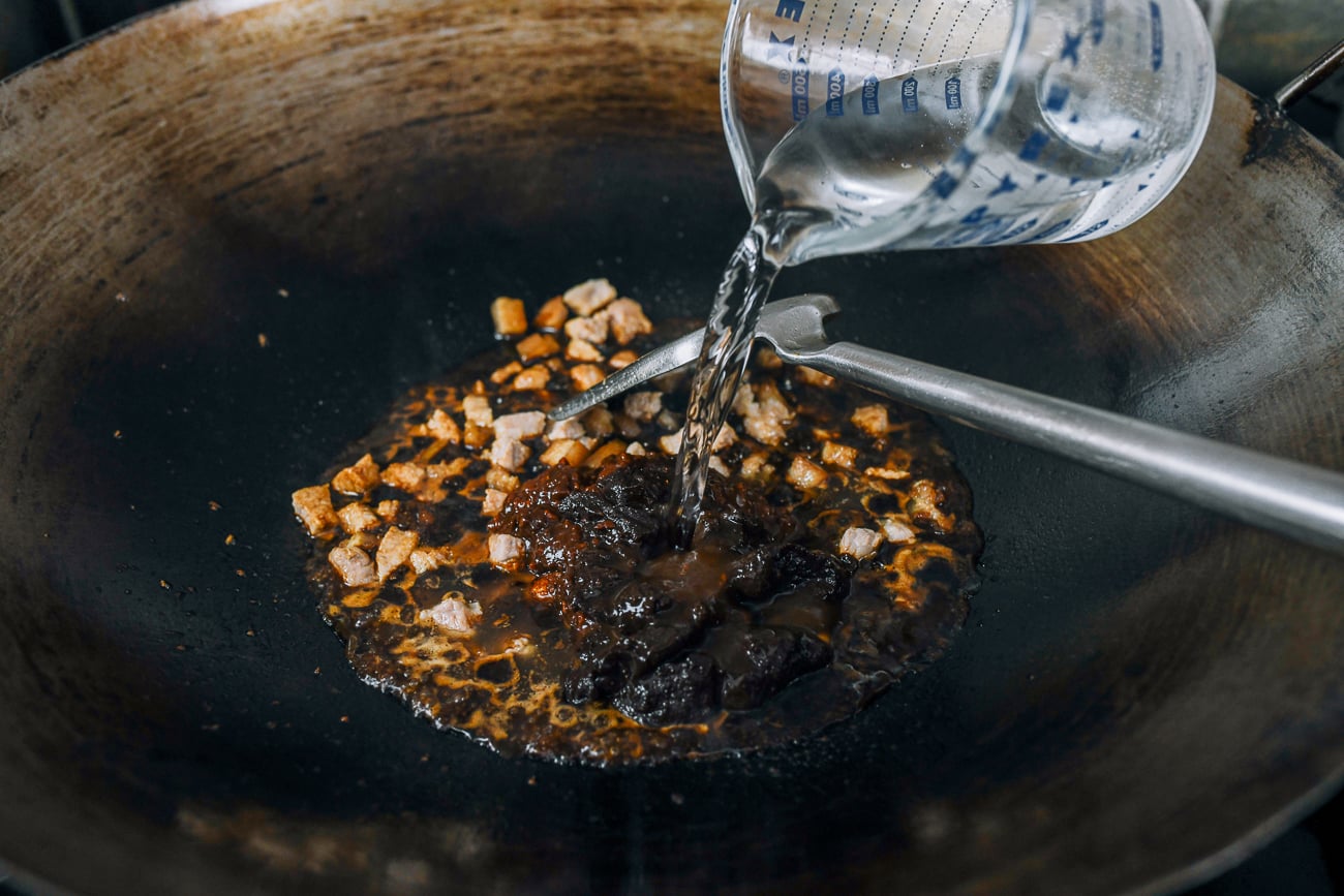 adding water to zhajiang mian sauce