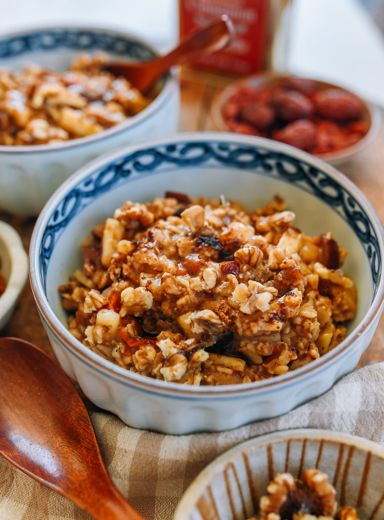 Apple Cinnamon Oatmeal (With a TCM Twist!)