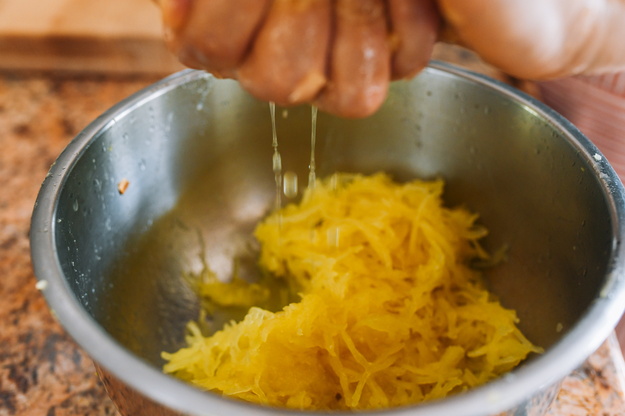 squeezing water out of spaghetti squash