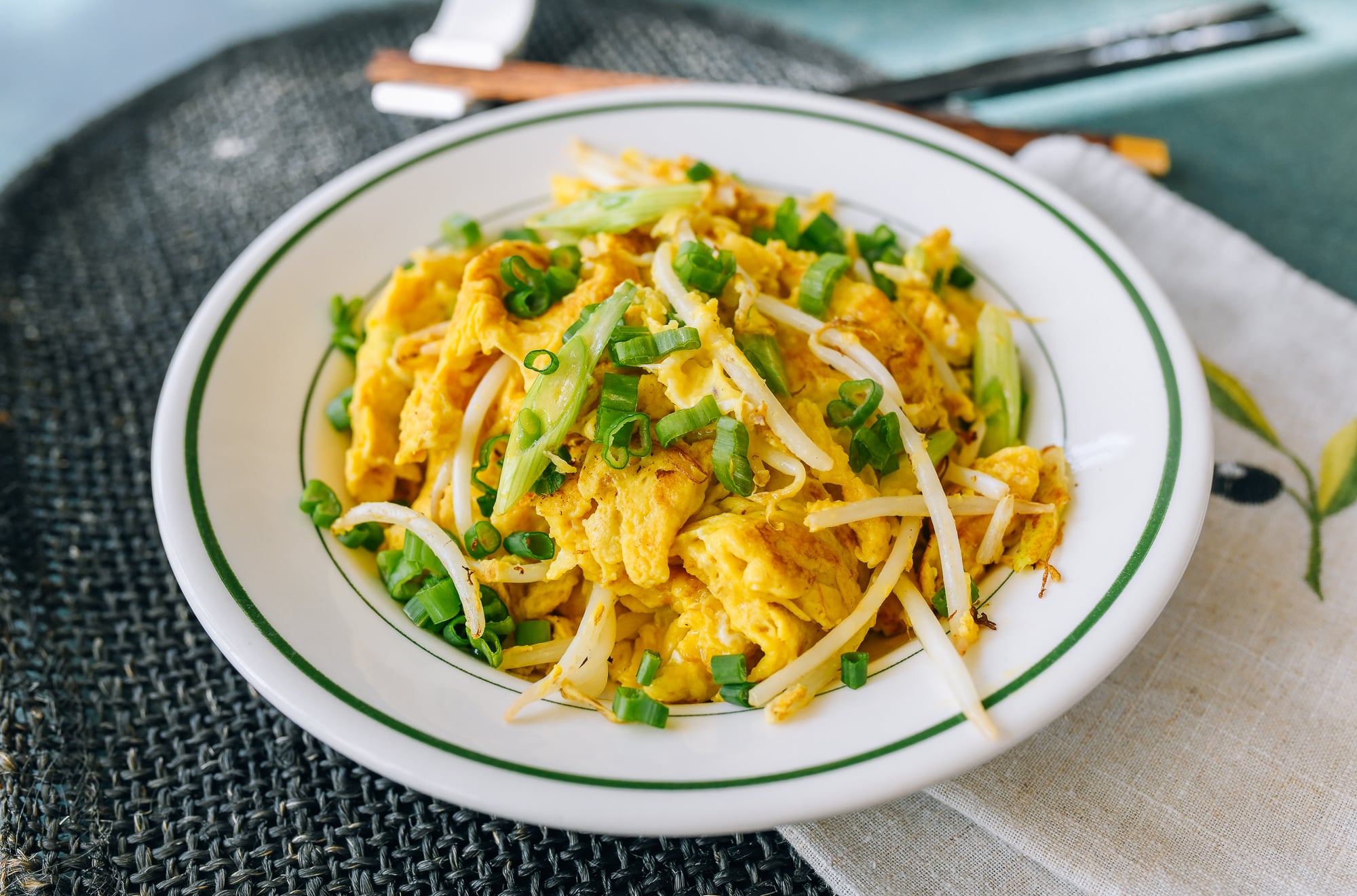 scrambled eggs with bean sprouts