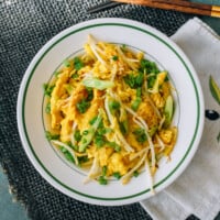 scrambled eggs with bean sprouts