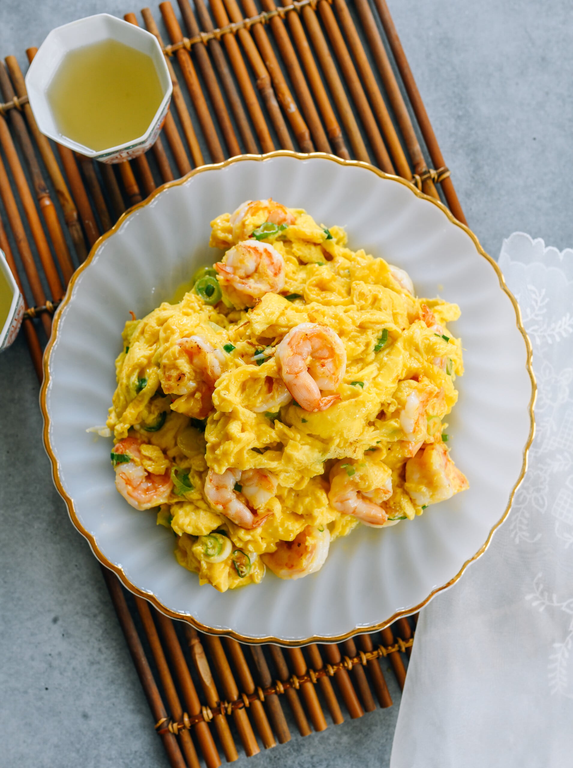 Cantonese shrimp and eggs