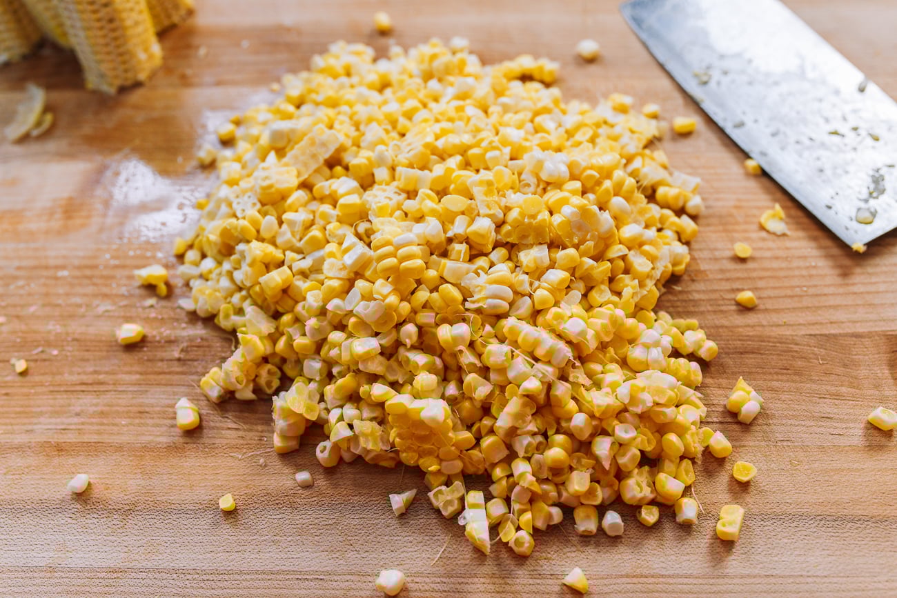 pile of fresh corn kernels