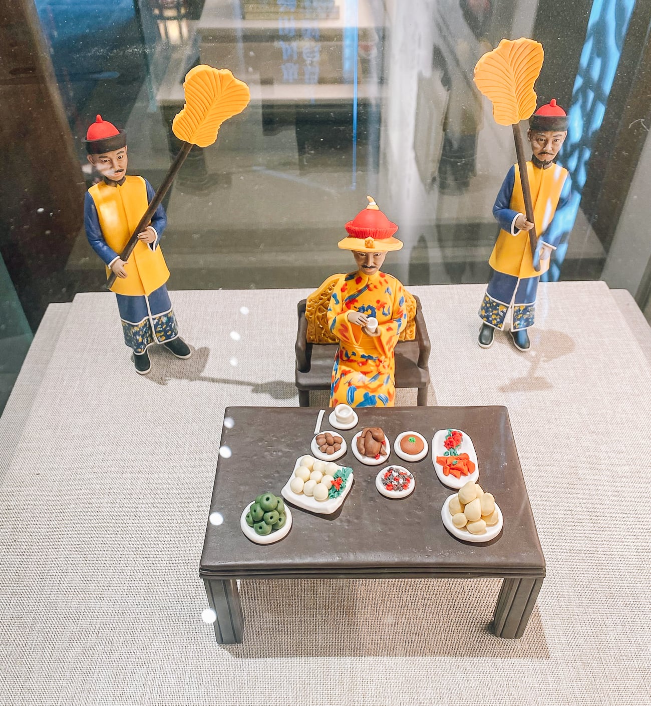 Miniature display of imperial meal