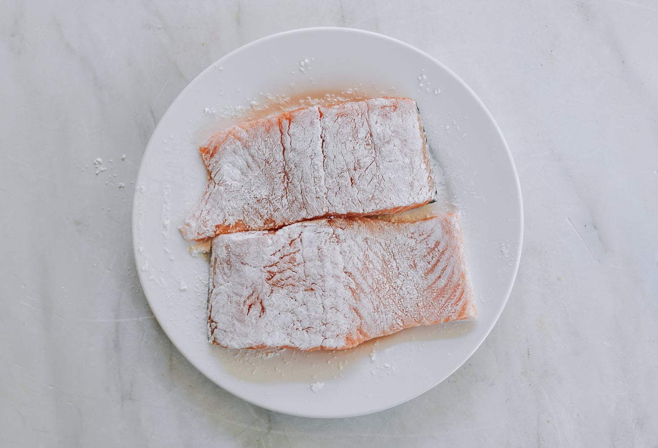 salmon fillets dusted with cornstarch