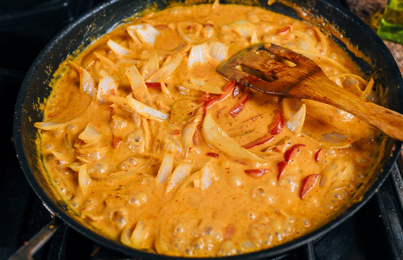 coconut red curry sauce