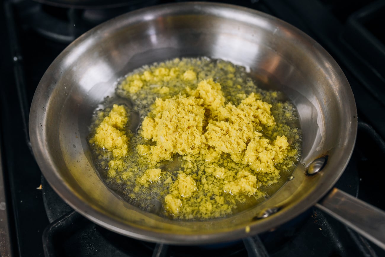 cooking ginger and garlic in oil