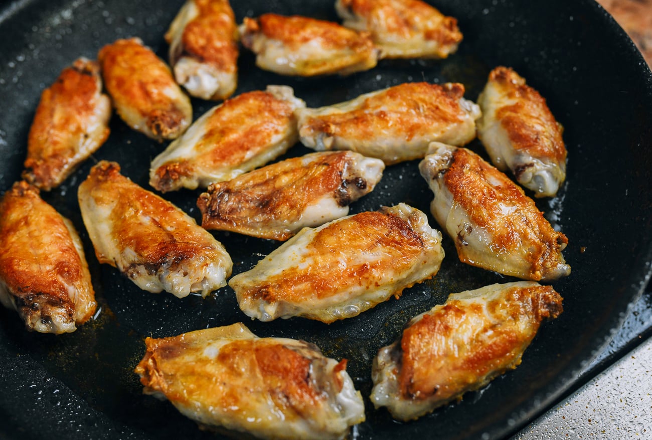 golden brown pan-fried chicken wings