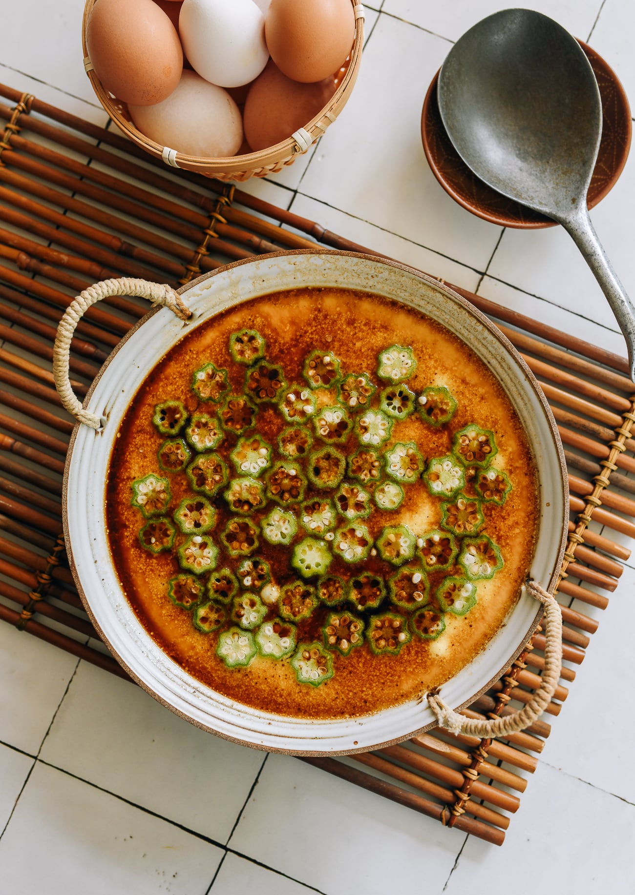 Steamed Eggs with Okra and Soy Sauce