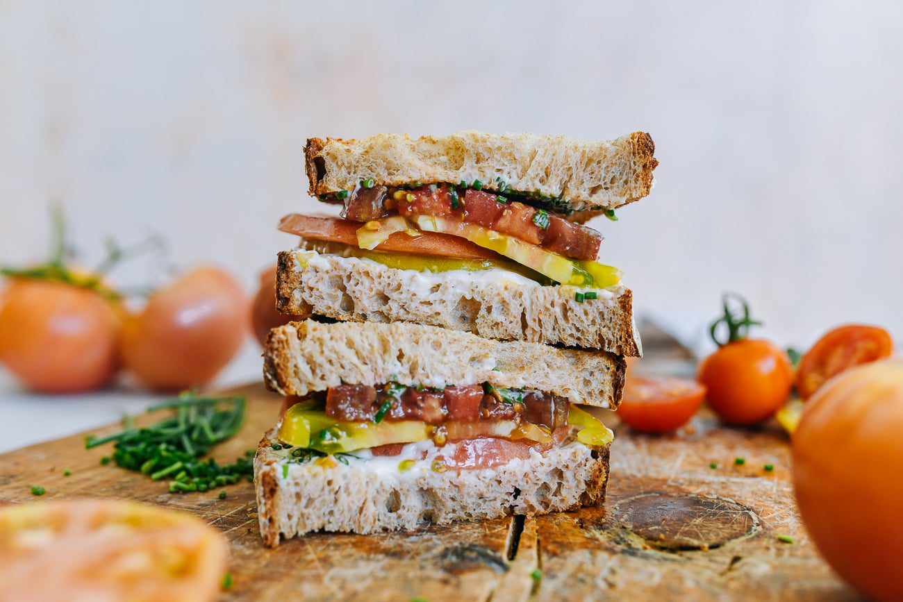 tomato sandwich cross-section