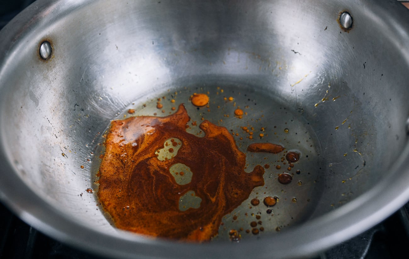 melting rock sugar in pot