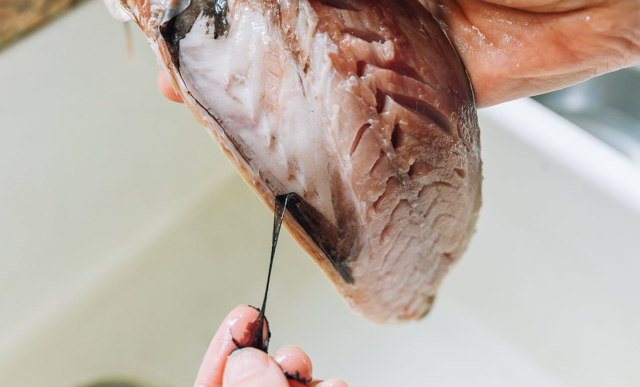 removing black membrane from mackerel