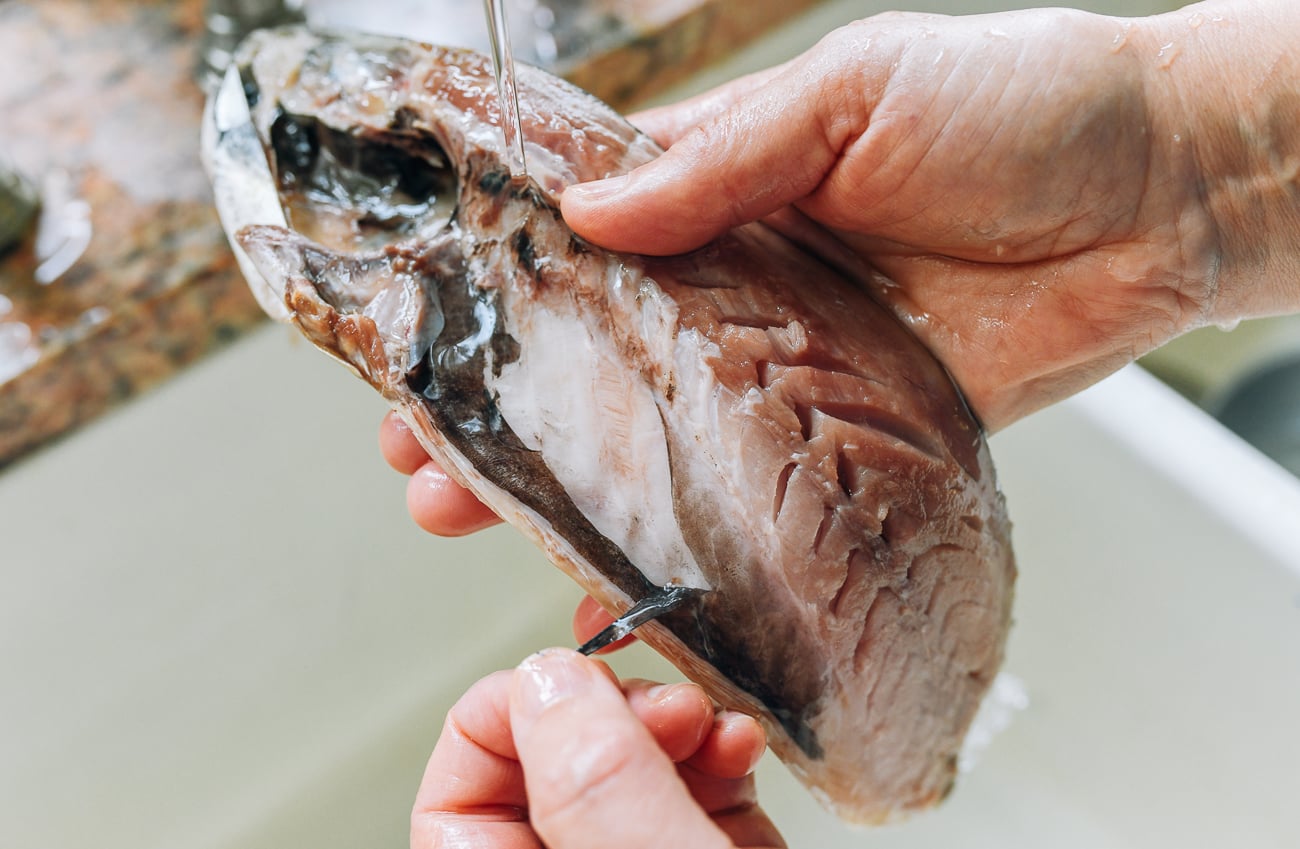 removing black membrane from mackerel