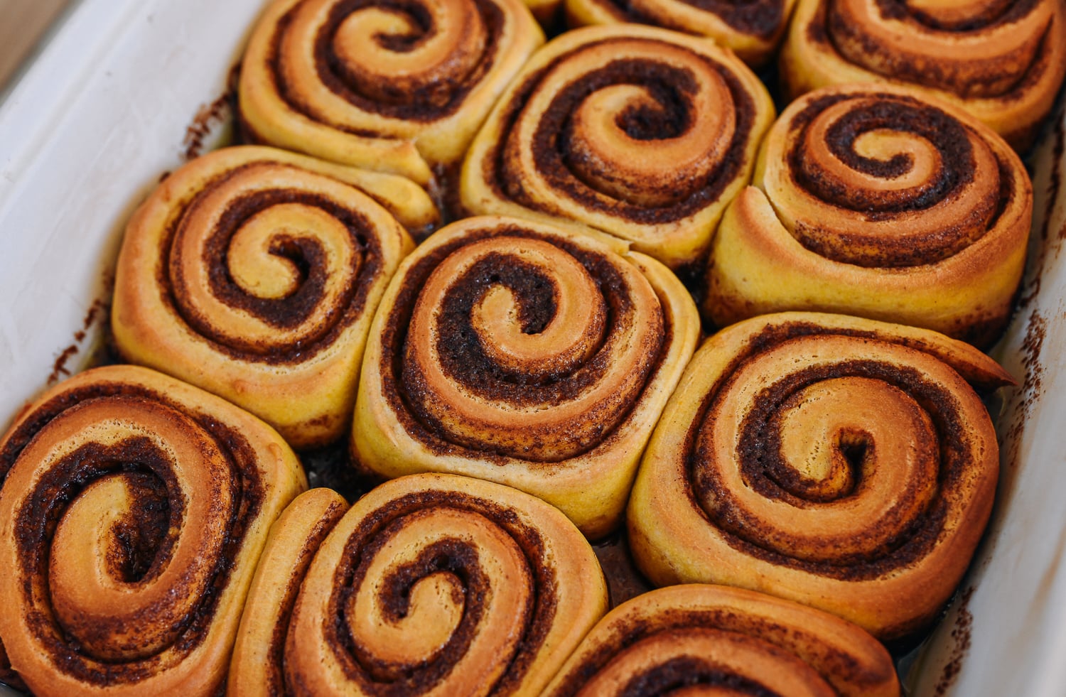 baked cinnamon rolls 
