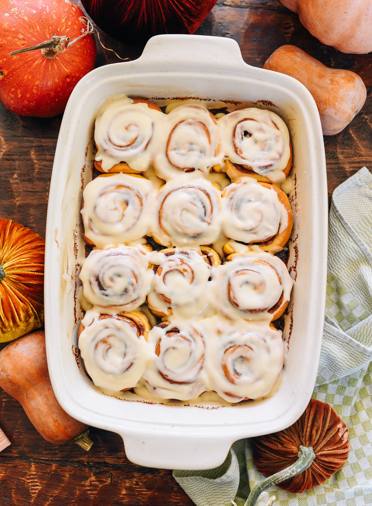 pumpkin cinnamon rolls with cream cheese icing