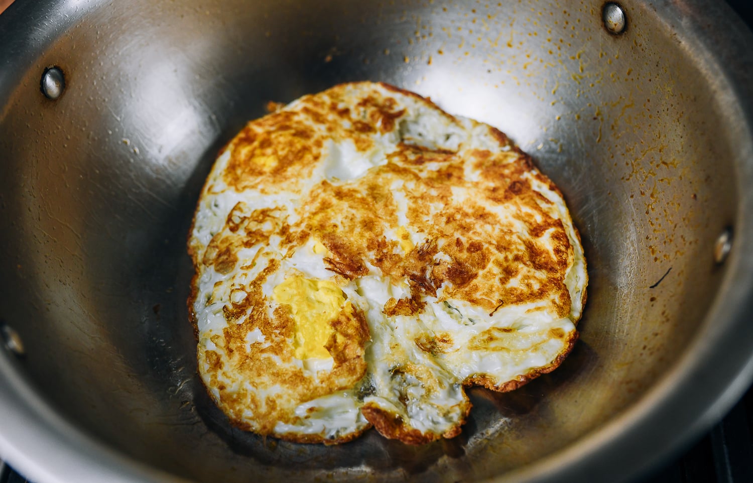 fried eggs in pot