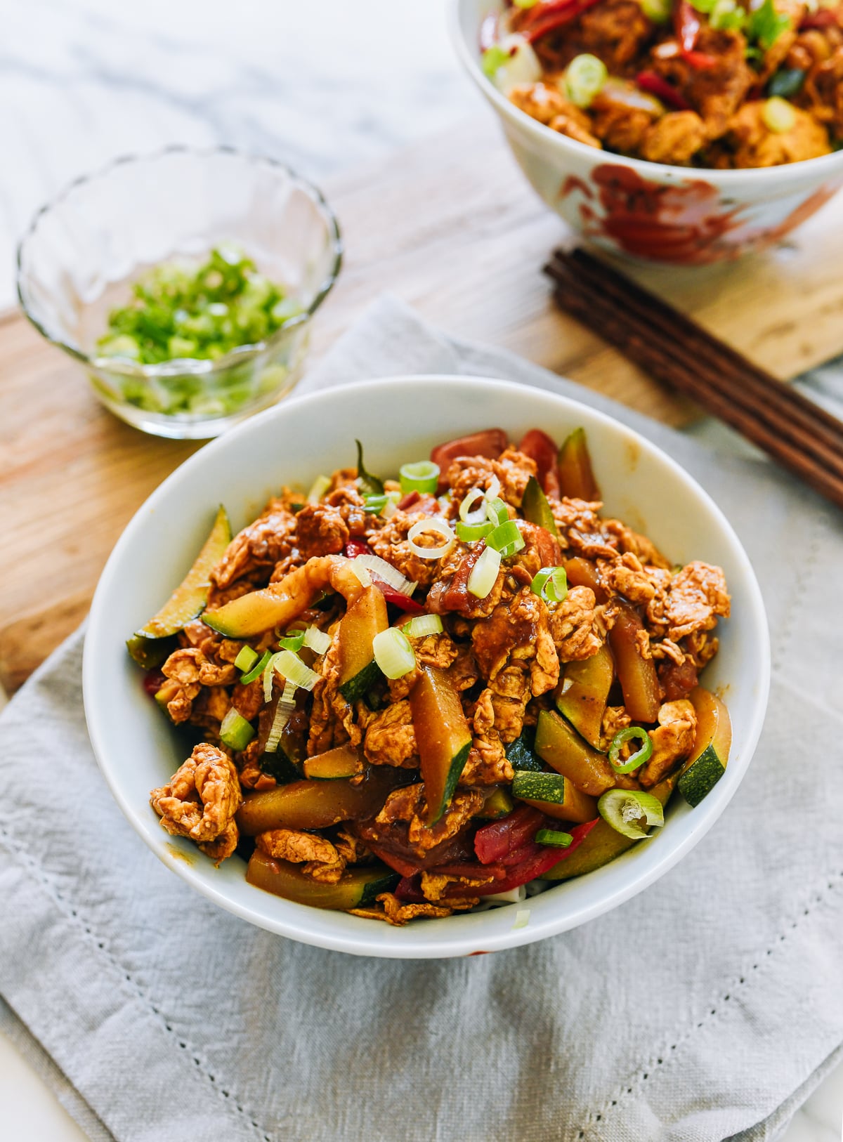 braised egg noodles with vegetables