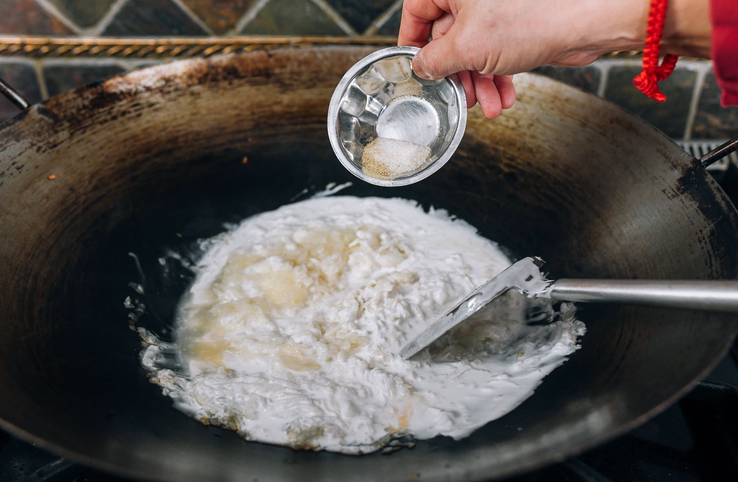 Adding seasonings to lo bak go batter