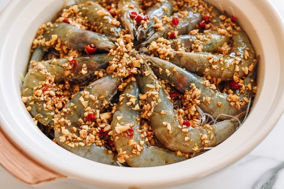 Chinese shrimp clay pot casserole with garlic sauce before cooking