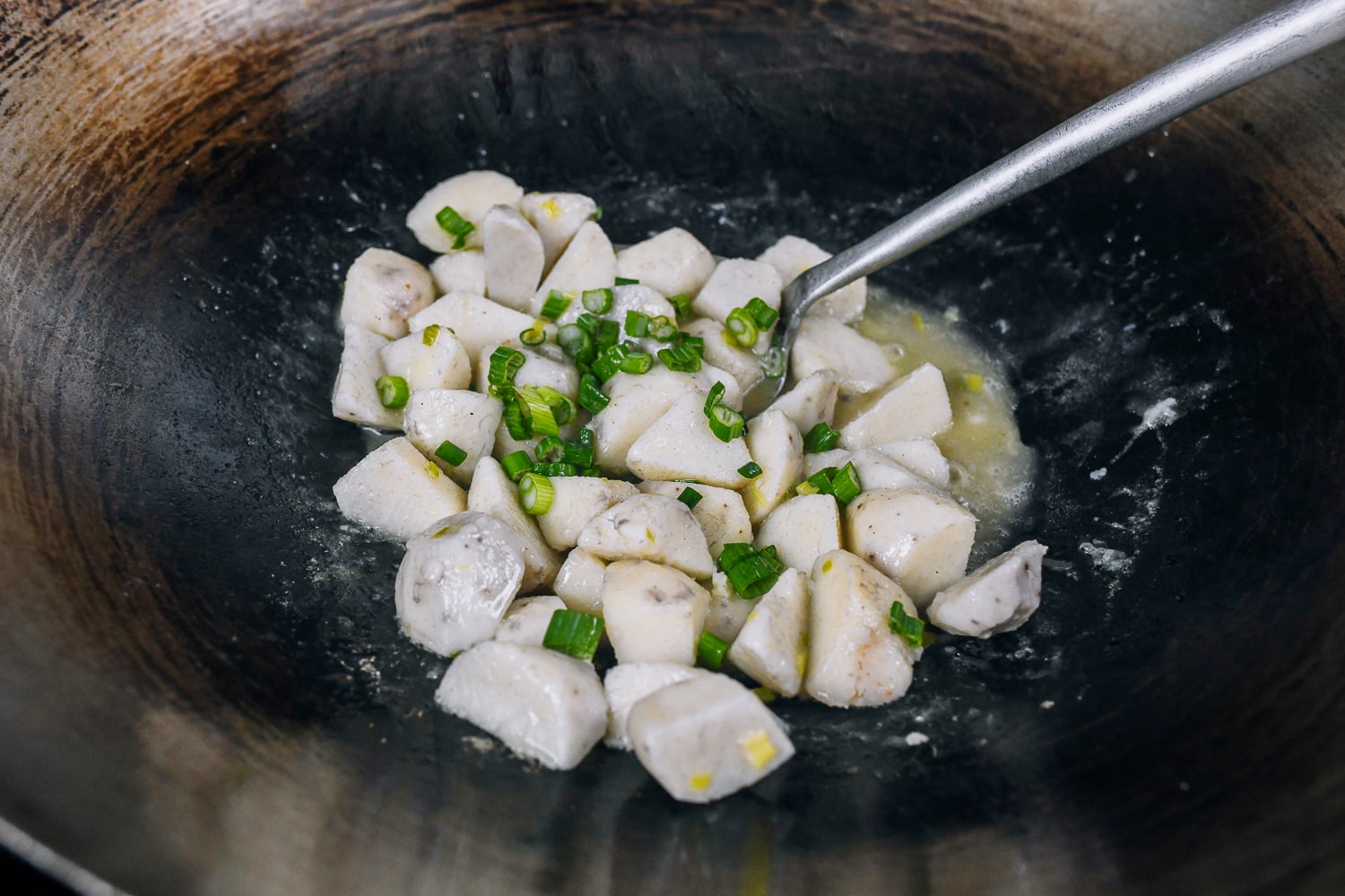 adding scallion greens to taro
