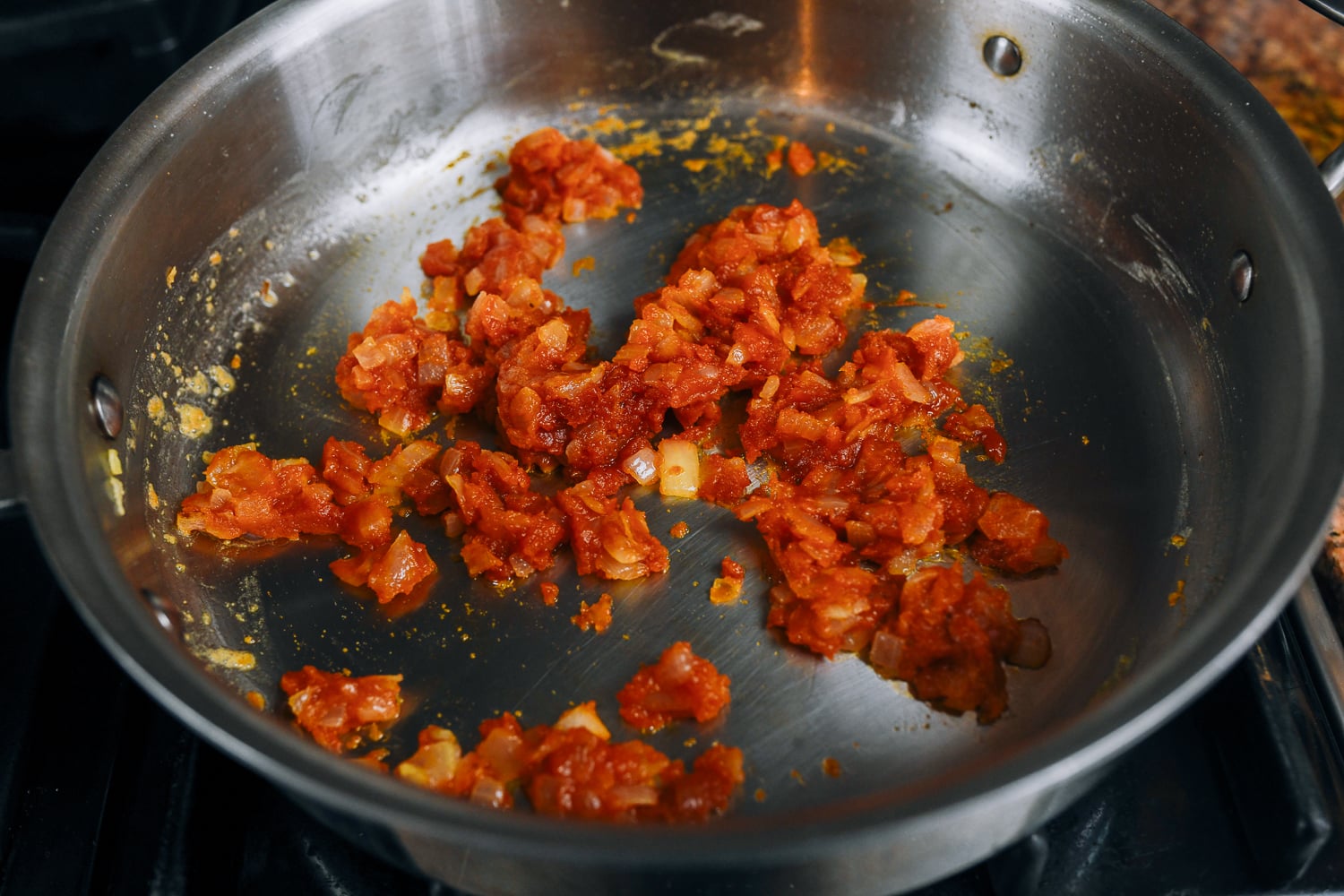 frying ketchup with onions and roux