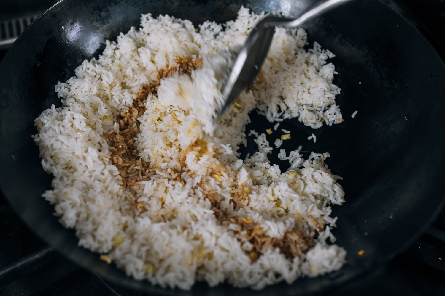 seasoning rice with