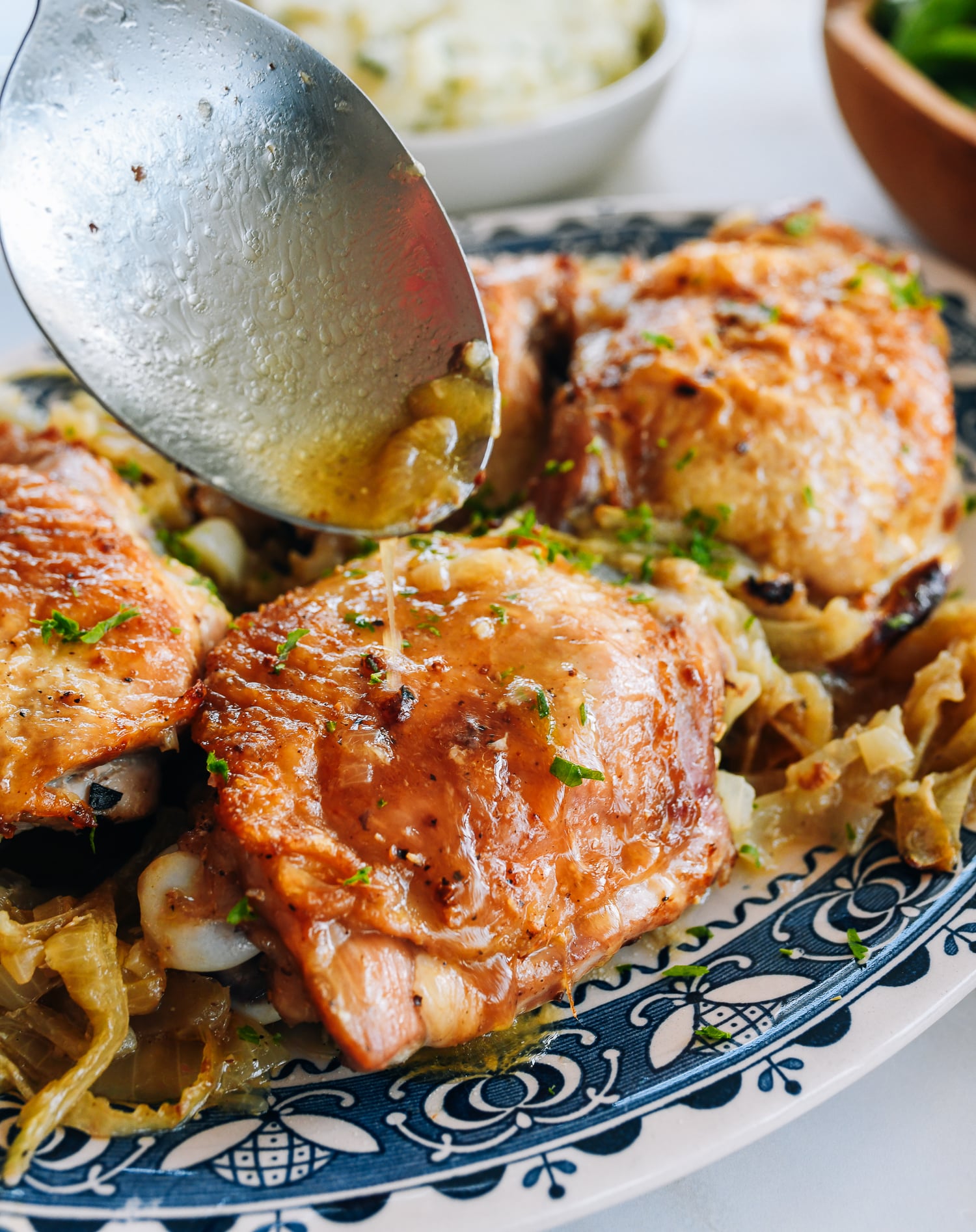 pouring juice on turkey