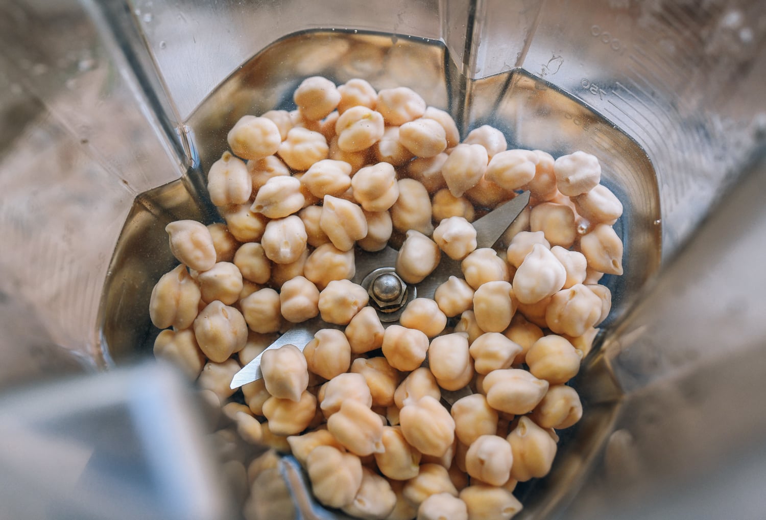 chickpeas and water in blender