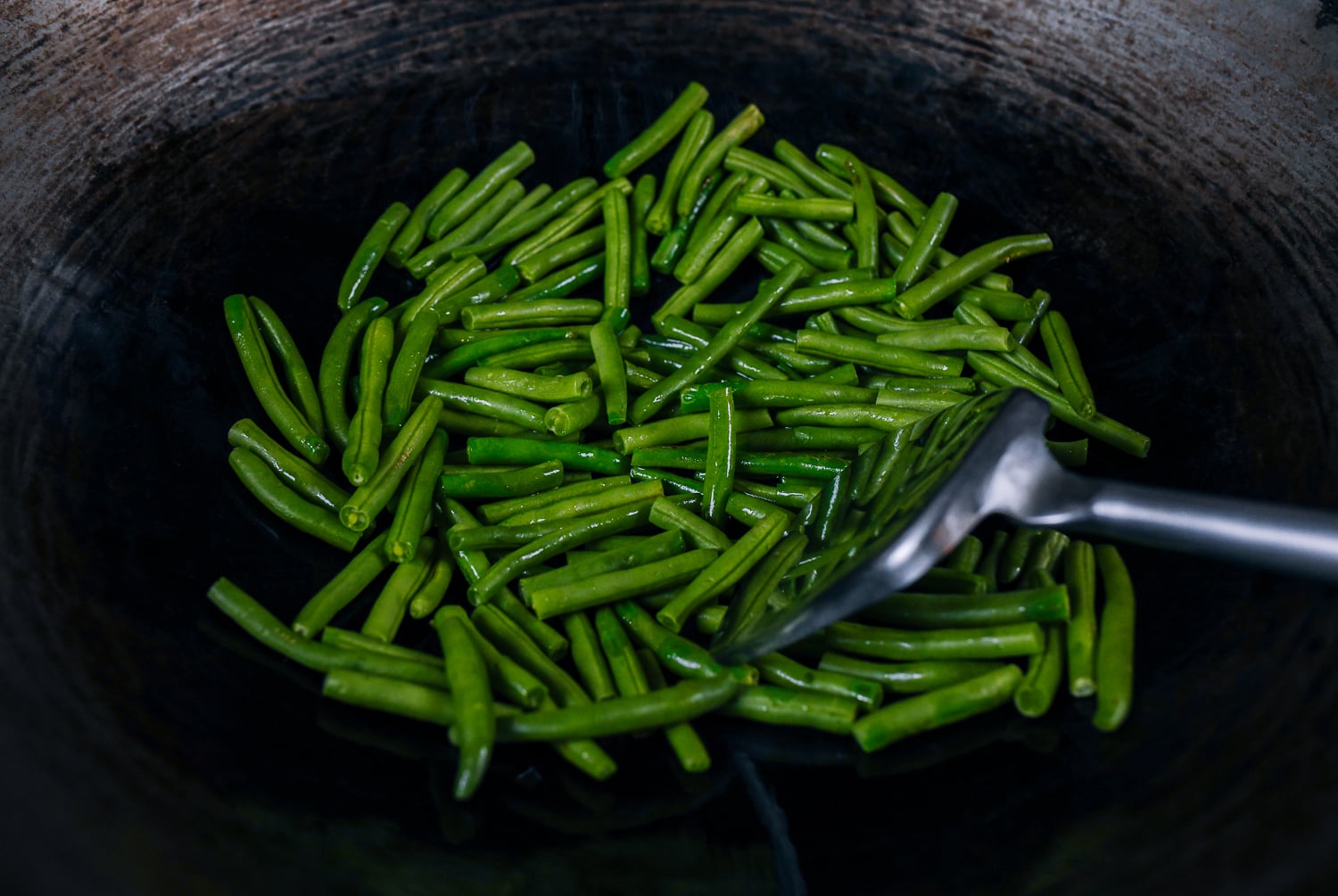 green beans in wok