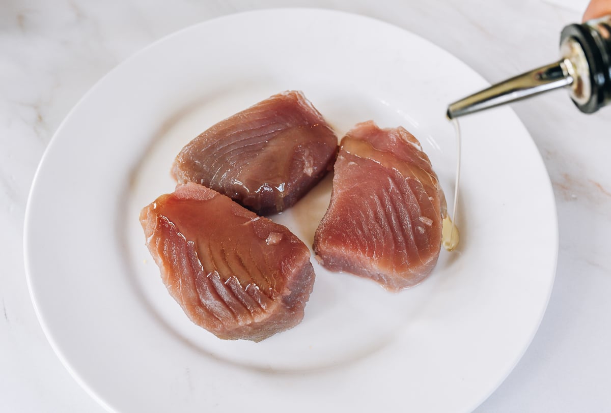 oiling tuna fillets