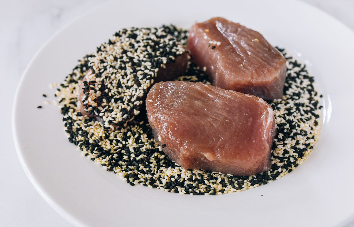 sesame crusting tuna fillets