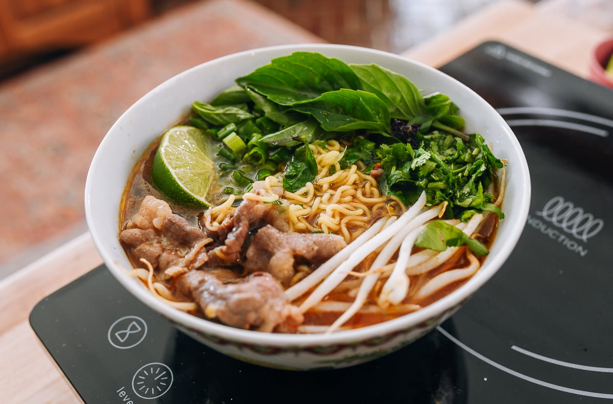 10 Instant Ramen Hacks That Transform Instant Noodles from Good to Incredible