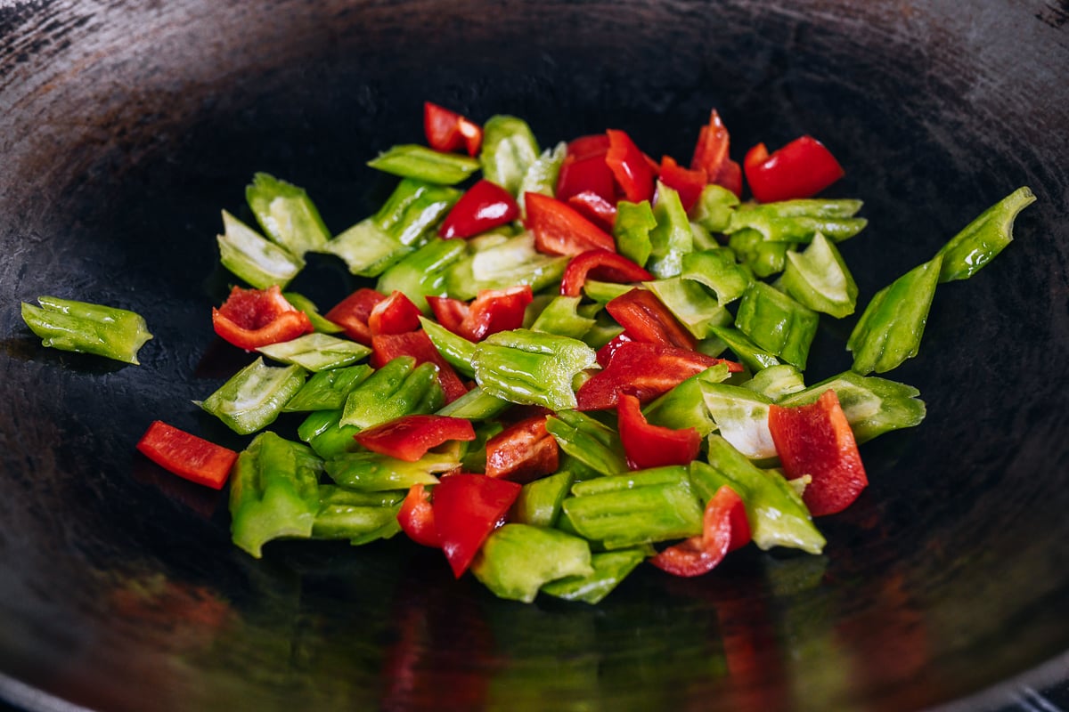 stir-frying bitter melon and bell pepper