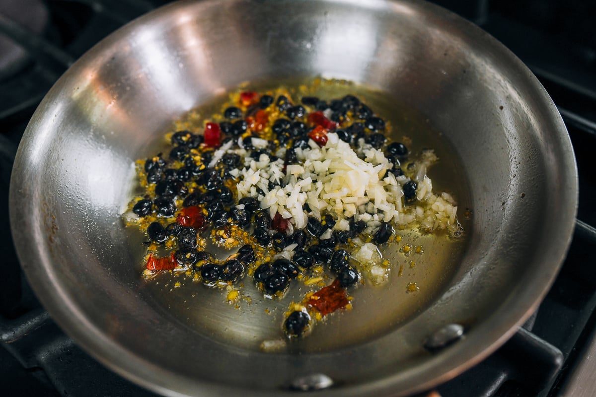 making black bean garlic sauce for steamed fish