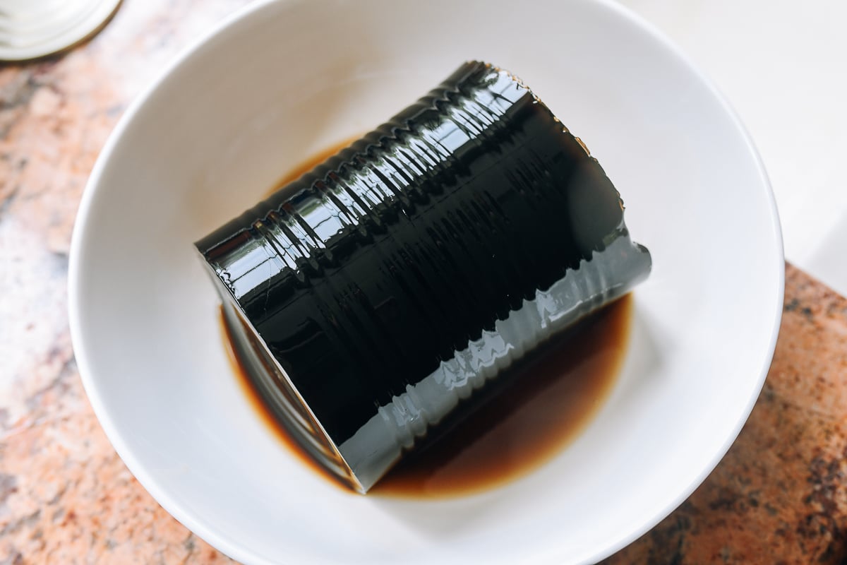 canned grass jelly in shallow bowl