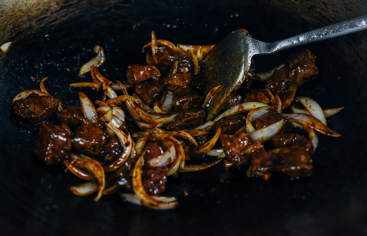 Vietnamese Shaking Beef Recipe (Bo Luc Lac)