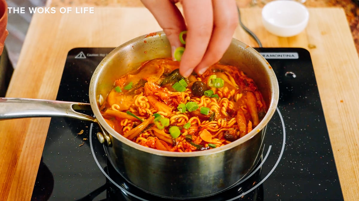 kimchi instant noodles