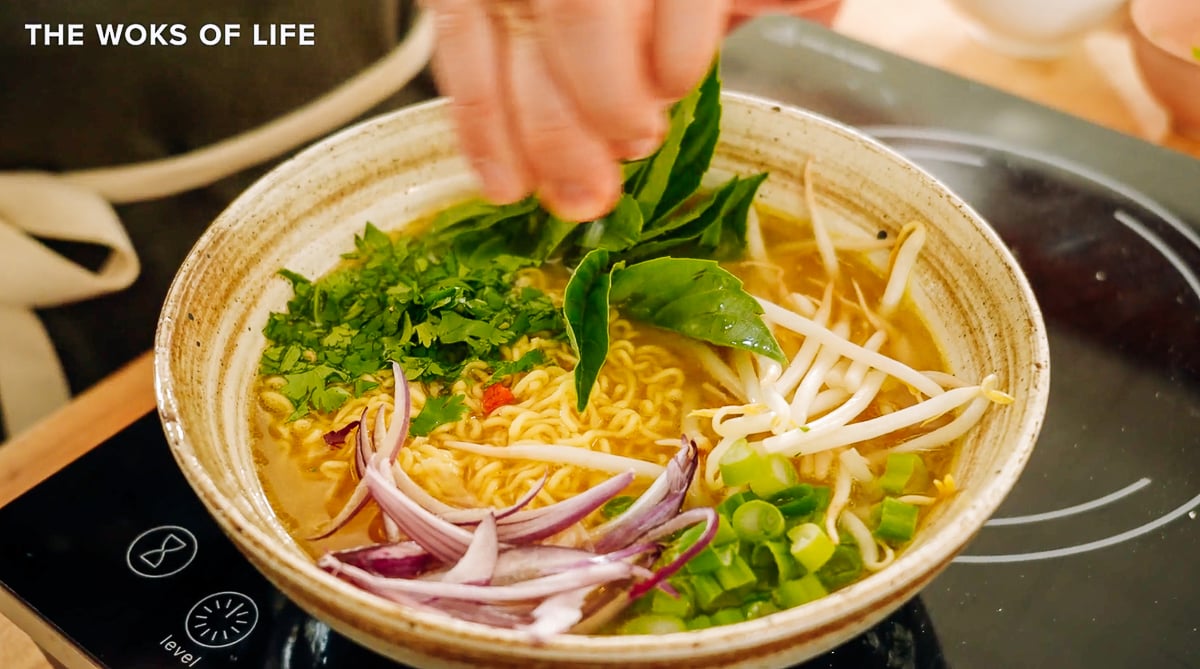 chicken pho instant noodles