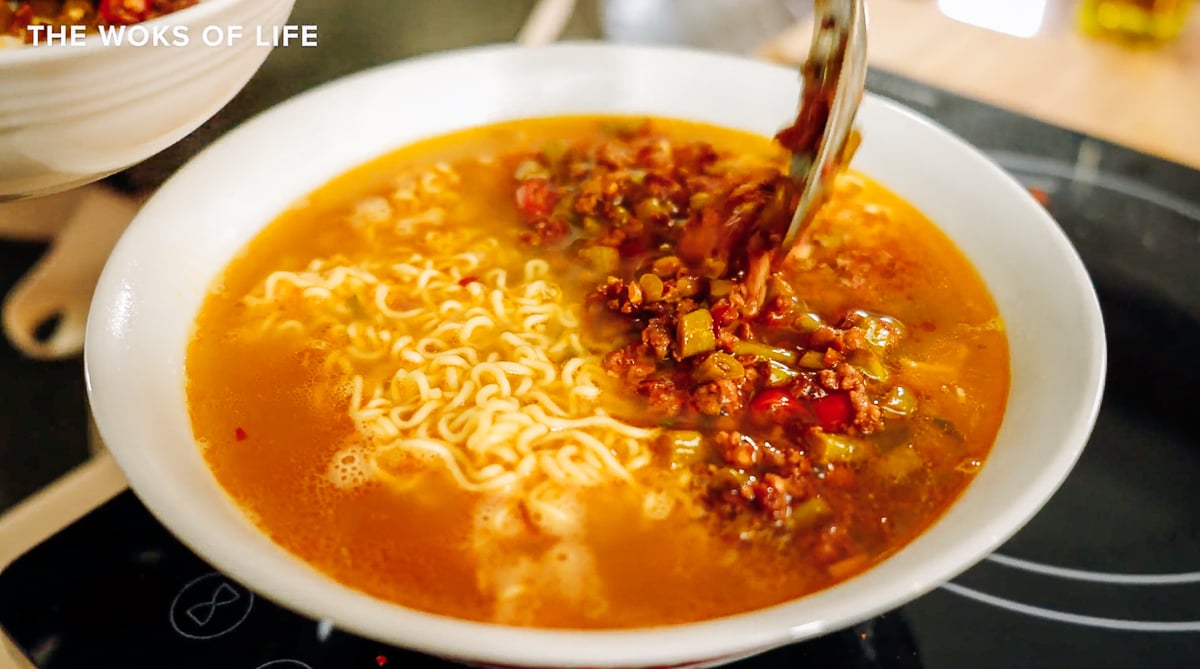 pickled long bean instant noodles