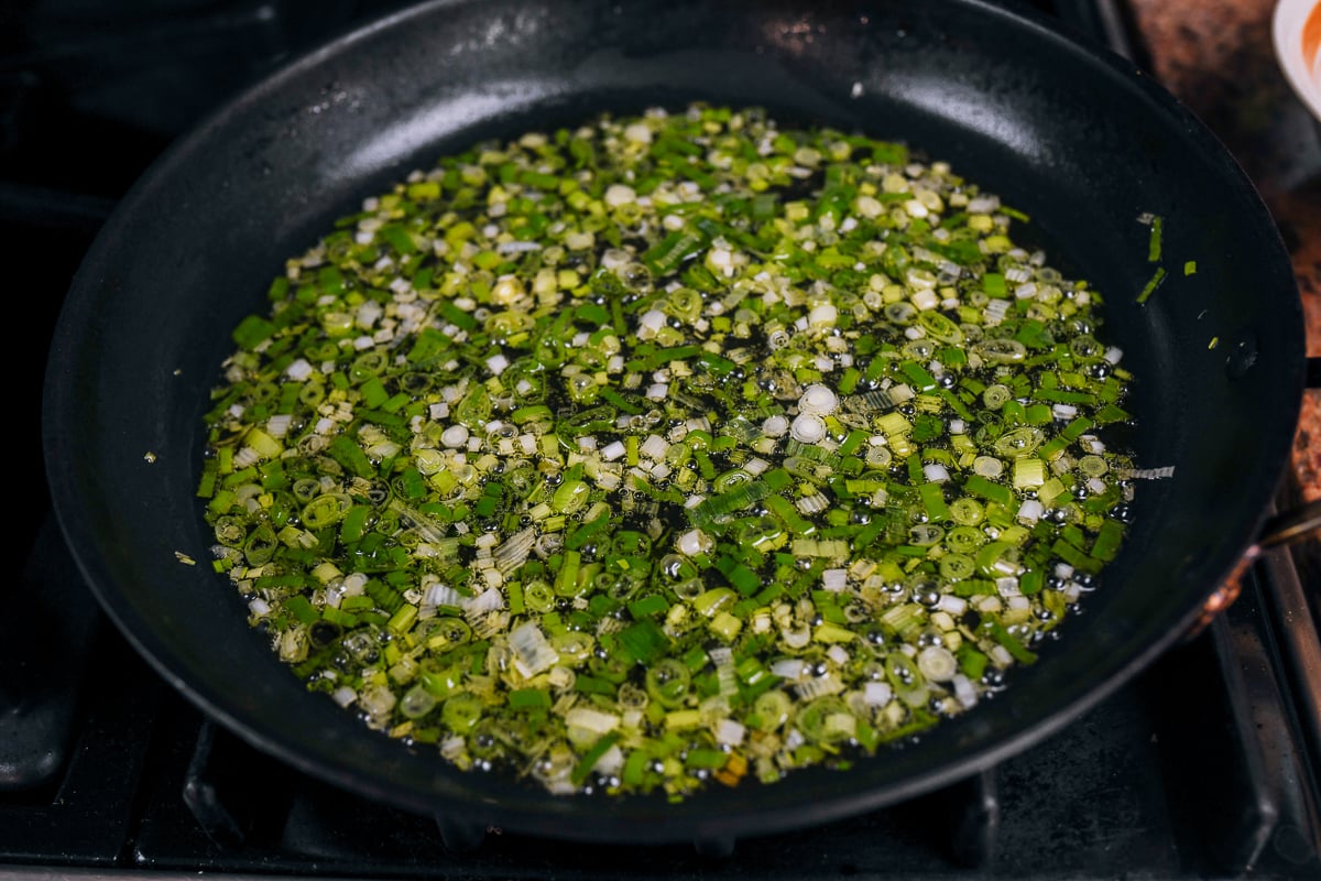 making scallion oil in pan