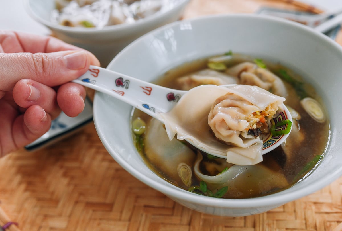 vegetarian wonton cross-section